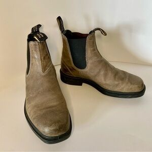 Blundstone chisel toe boots